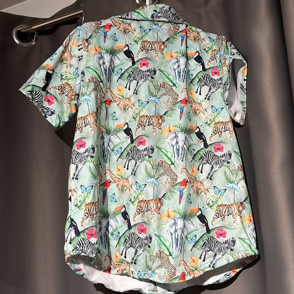 Boys safari zoo animal button up collared shirt with pocket.  Size 7/8 - Picture 3 of 5